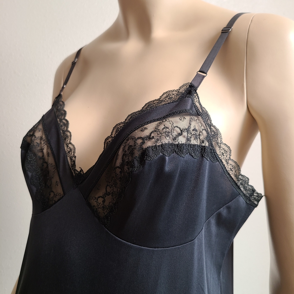 Vanity Fair Black Lace Chemise - Picture 4 of 8